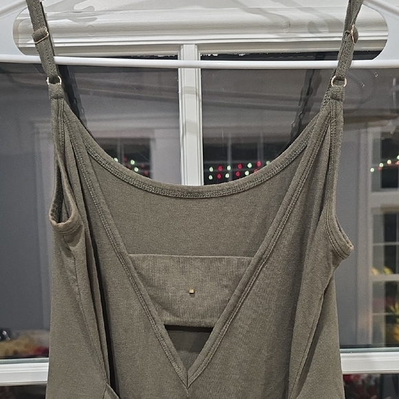 Cuyana Olive Green V-back Jumpsuit. Women's Size Med - Picture 4 of 9